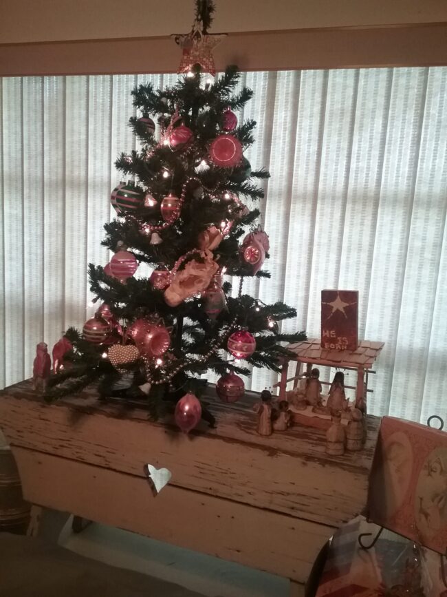 3 ft Christmas tree with vintage ornaments