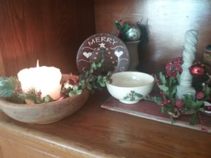 Red , rustic & reclaimed Christmas vignette part 2