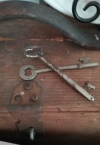 keys on lid of tool box