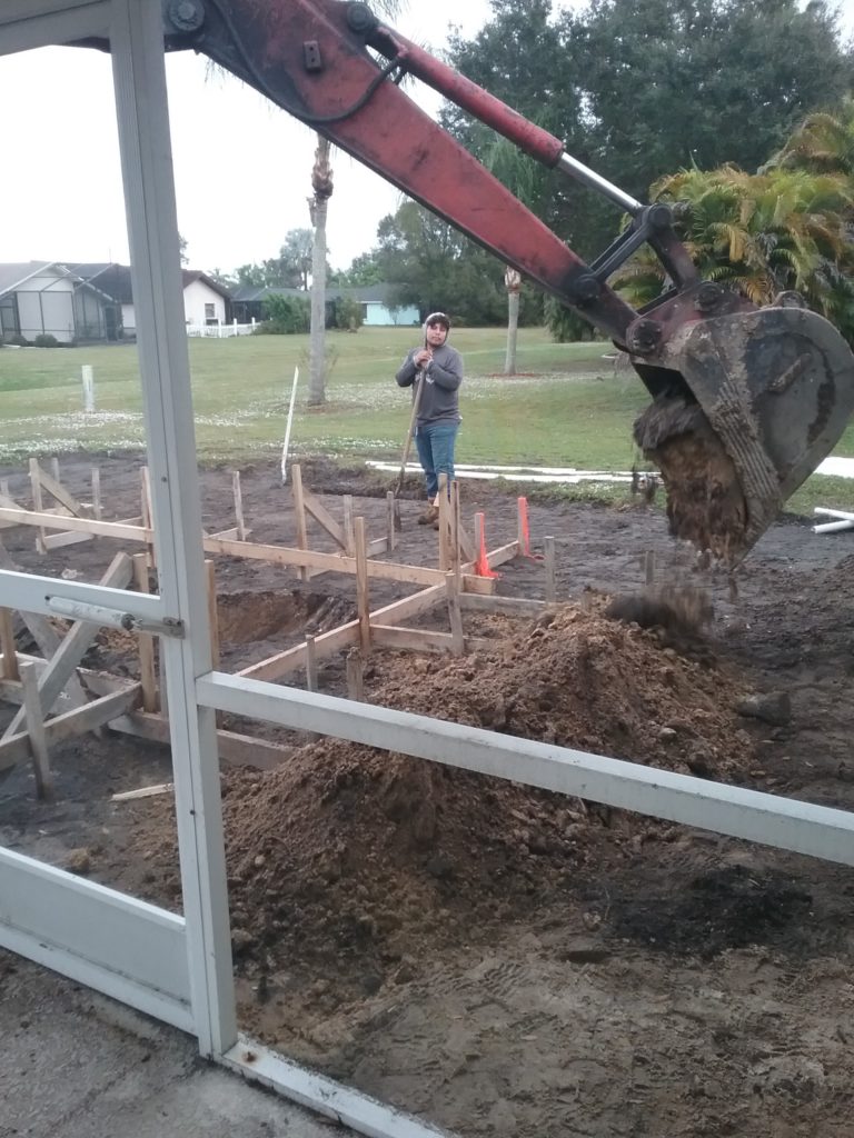 Endloader bucket digging