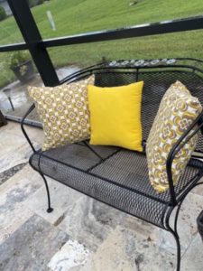 accent pillows on bench