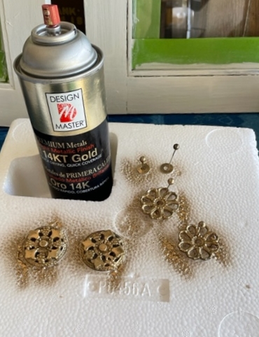 14 K gold spray paint used to refresh cabinet pulls
