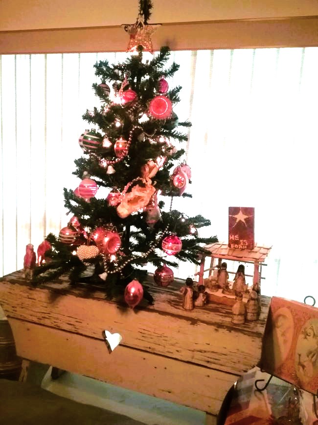 Christmas Tree with pink ornaments