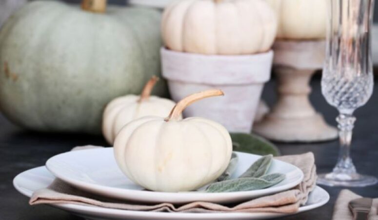 Simple Tips for Your Friendsgiving Tablescape