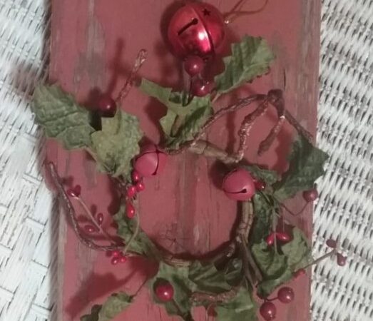Red, Rustic & Reclaimed Holiday Centerpiece
