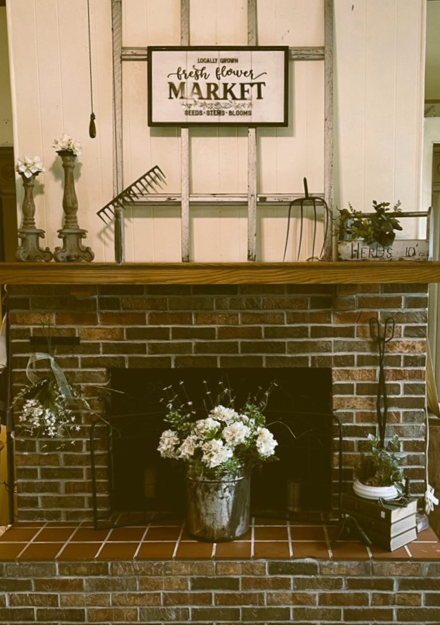 Garden style Spring fireplace mantel