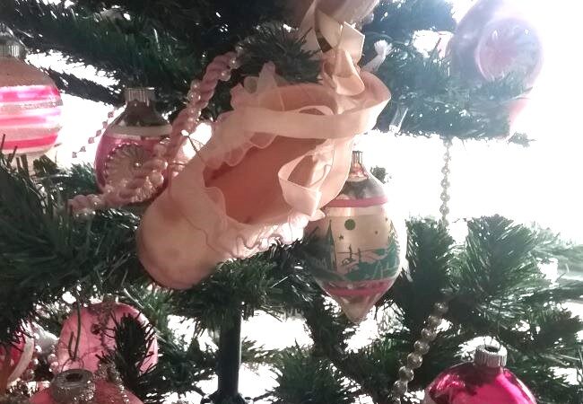 Shabby Chic Inspired Christmas Tree
