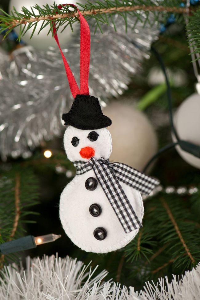 felt snowman ornament with black & white checkered scarf